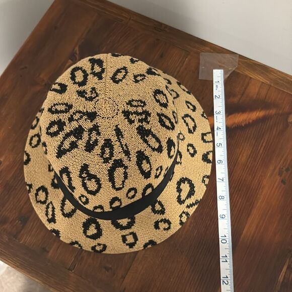 Vince Camuto Leopard Bucket Hat with V Logo - Picture 6 of 9